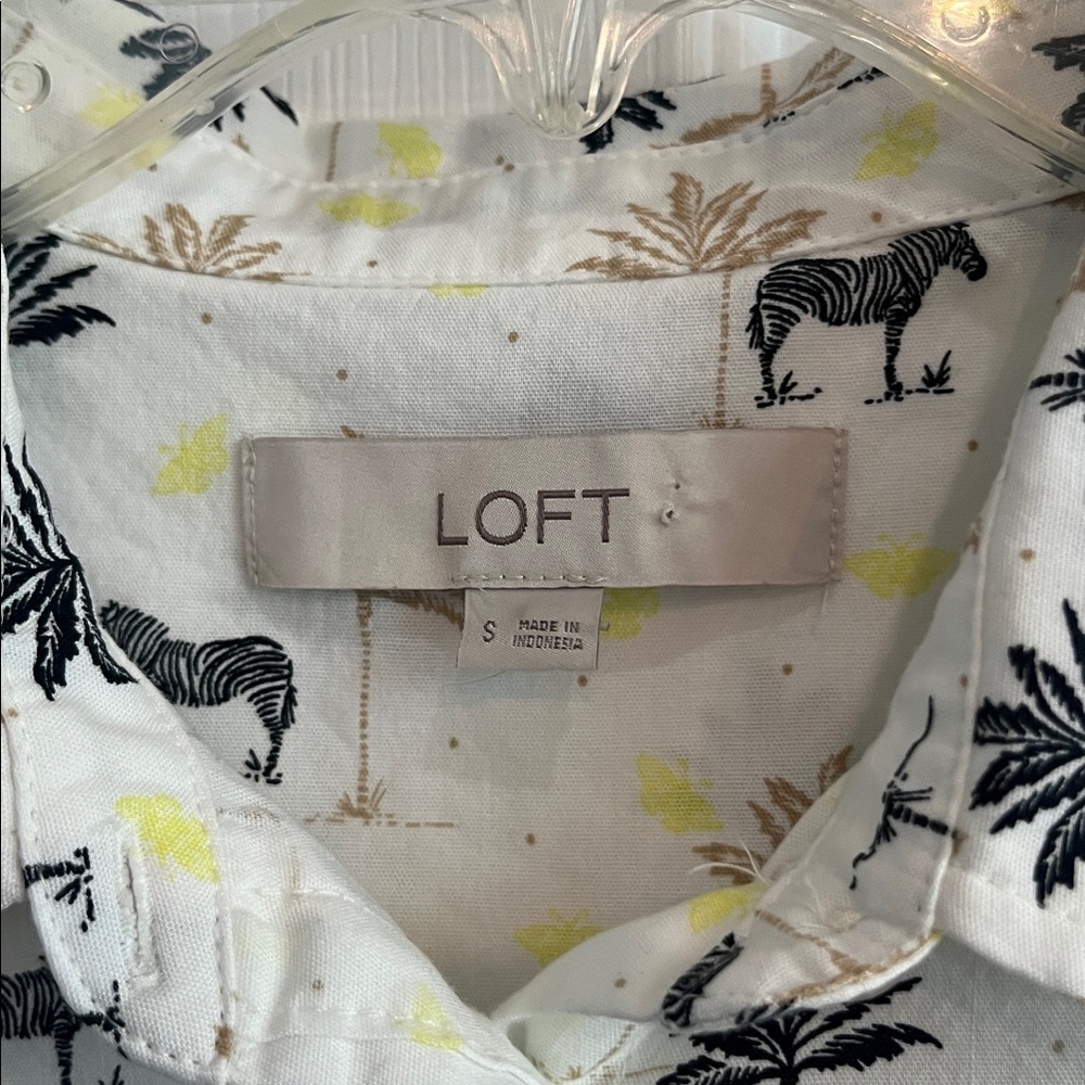 LOFT Zebra and Palm Print Blouse Size Small - Picture 7 of 10